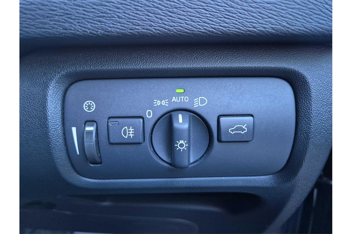 2013 Volvo V40 T5 R-DESIGN M MY14