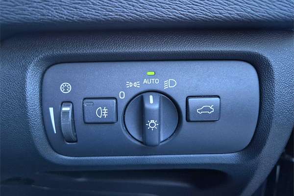 2013 Volvo V40 T5 R-DESIGN M MY14