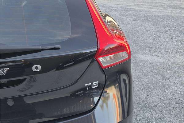 2013 Volvo V40 T5 R-Design