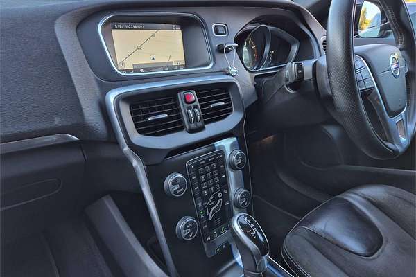 2013 Volvo V40 T5 R-Design