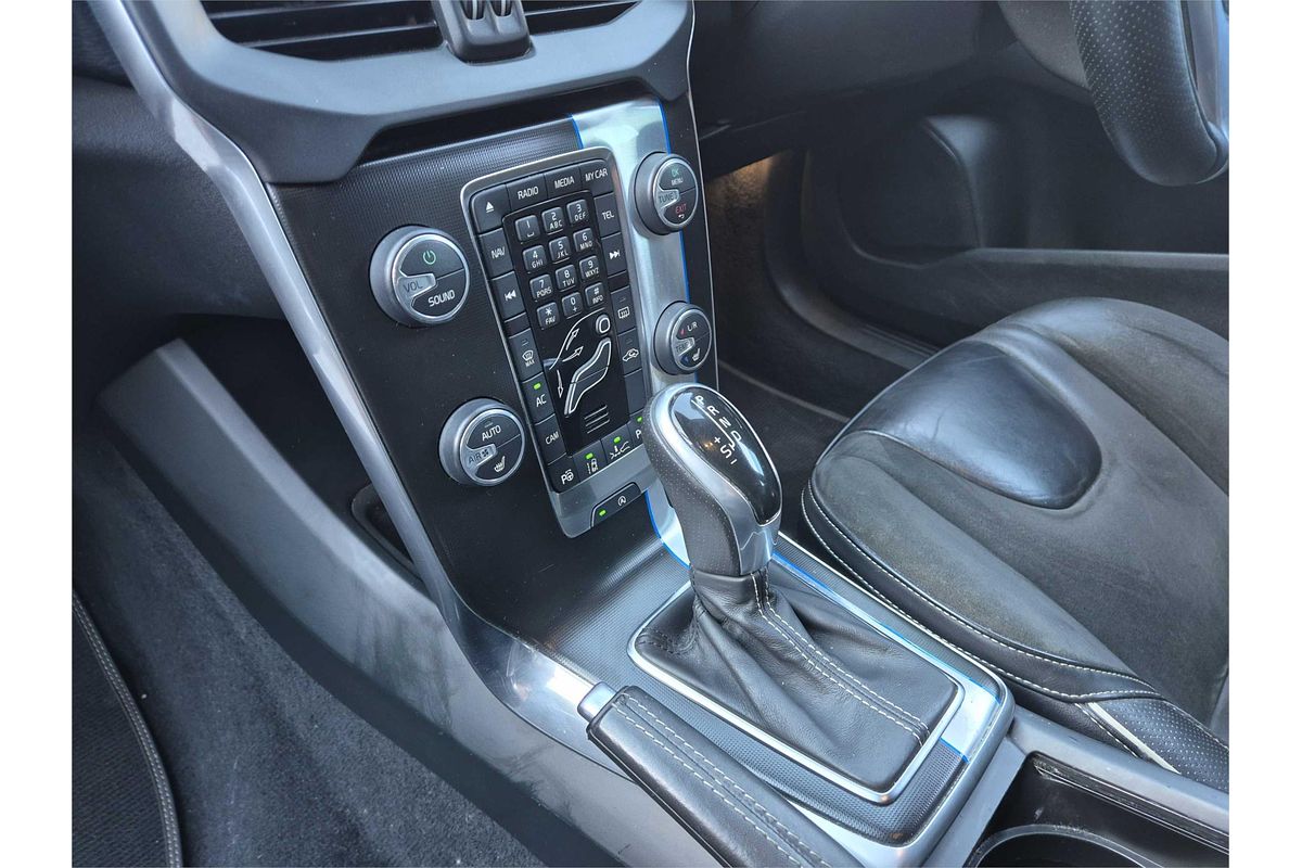2013 Volvo V40 T5 R-DESIGN M MY14