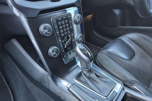 2013 Volvo V40 T5 R-DESIGN M MY14