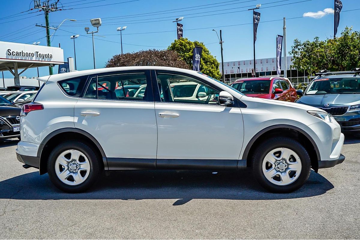 2017 Toyota RAV4 GX ASA44R