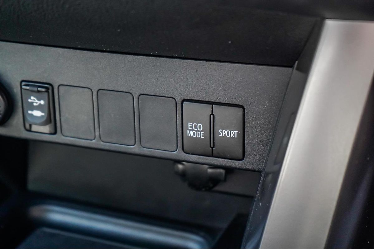 2017 Toyota RAV4 GX ASA44R