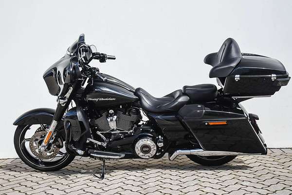 2017 Harley-Davidson CVO STREET GLID E