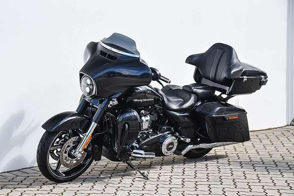 2017 Harley-Davidson CVO STREET GLID E