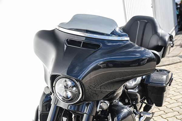 2017 Harley-Davidson CVO STREET GLID E