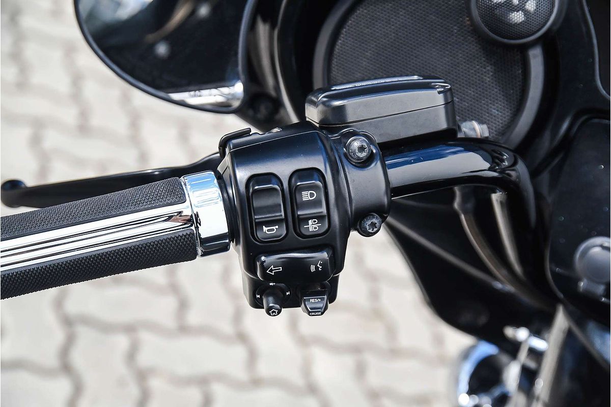 2017 Harley-Davidson CVO STREET GLID E