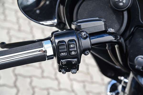 2017 Harley-Davidson CVO STREET GLID E