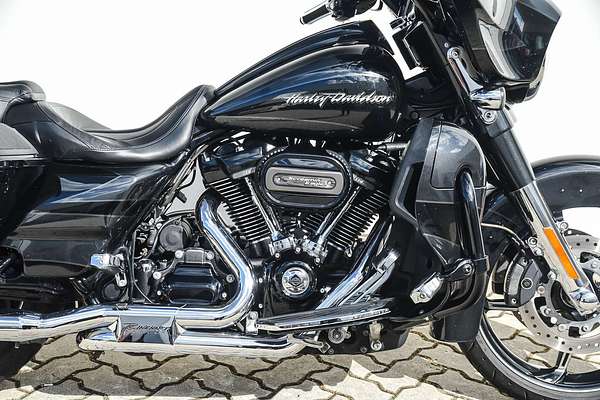 2017 Harley-Davidson CVO STREET GLID E