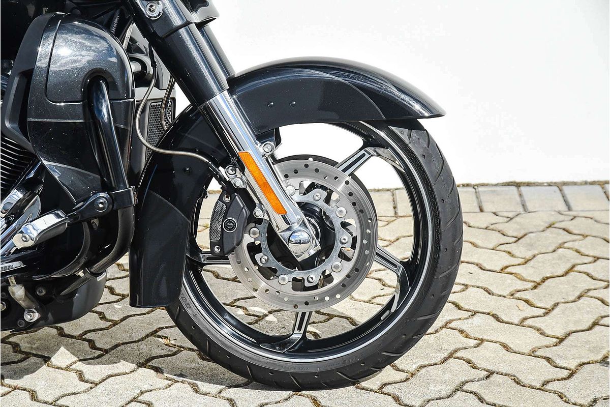 2017 Harley-Davidson CVO STREET GLID E