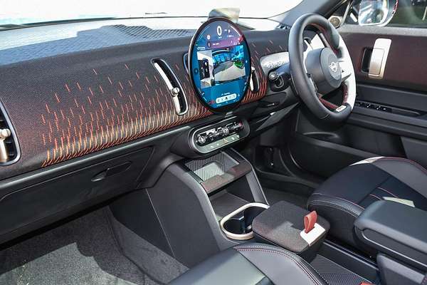 2025 MINI Countryman JCW Favoured U25