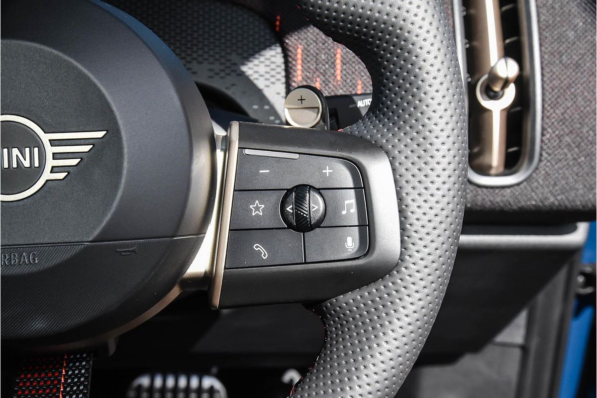 2025 MINI Countryman JCW Favoured U25