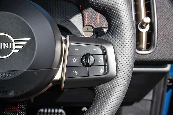 2025 MINI Countryman JCW Favoured U25
