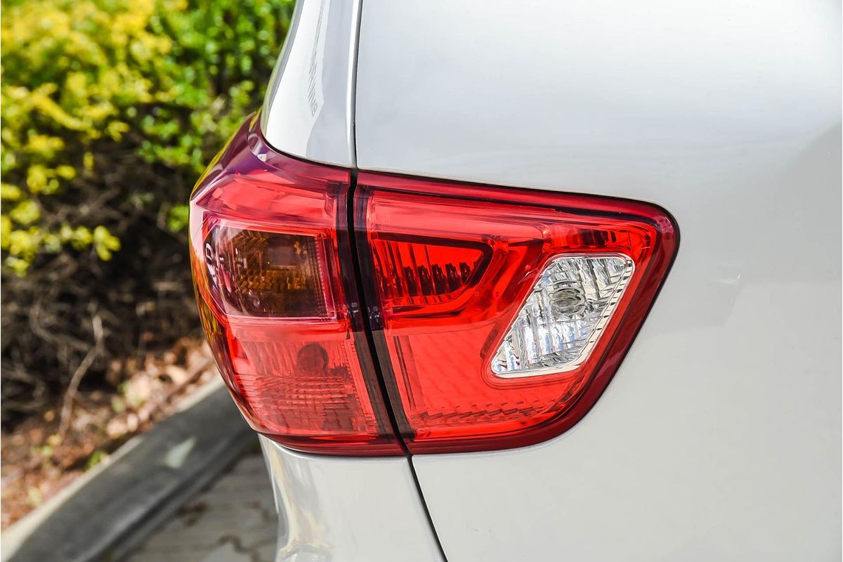 2019 Nissan Pathfinder ST R52 Series III