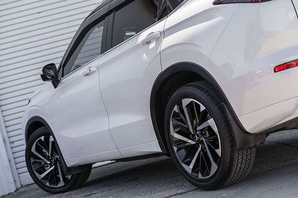 2023 Mitsubishi Outlander Exceed Tourer ZM