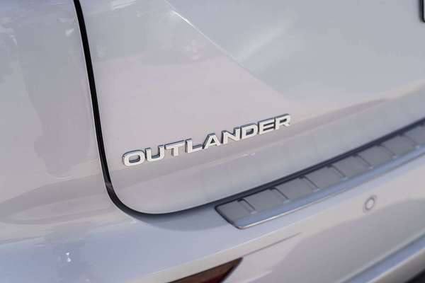 2023 Mitsubishi Outlander Exceed Tourer ZM