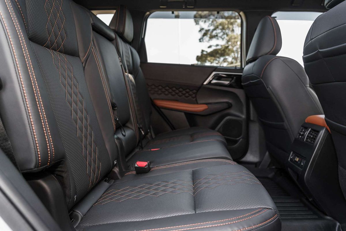 2023 Mitsubishi Outlander Exceed Tourer ZM