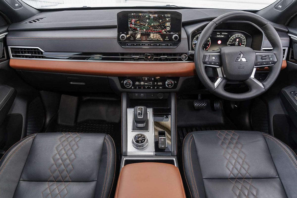 2023 Mitsubishi Outlander Exceed Tourer ZM