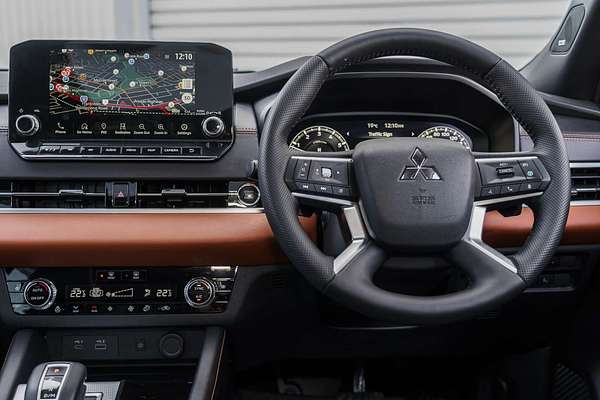 2023 Mitsubishi Outlander Exceed Tourer ZM