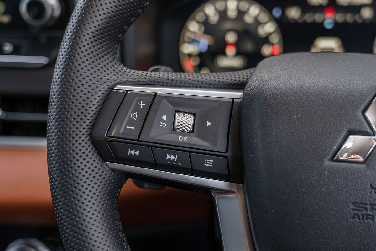 2023 Mitsubishi Outlander Exceed Tourer ZM