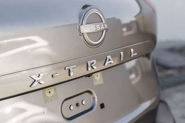 2025 Nissan X-TRAIL ST-L T33