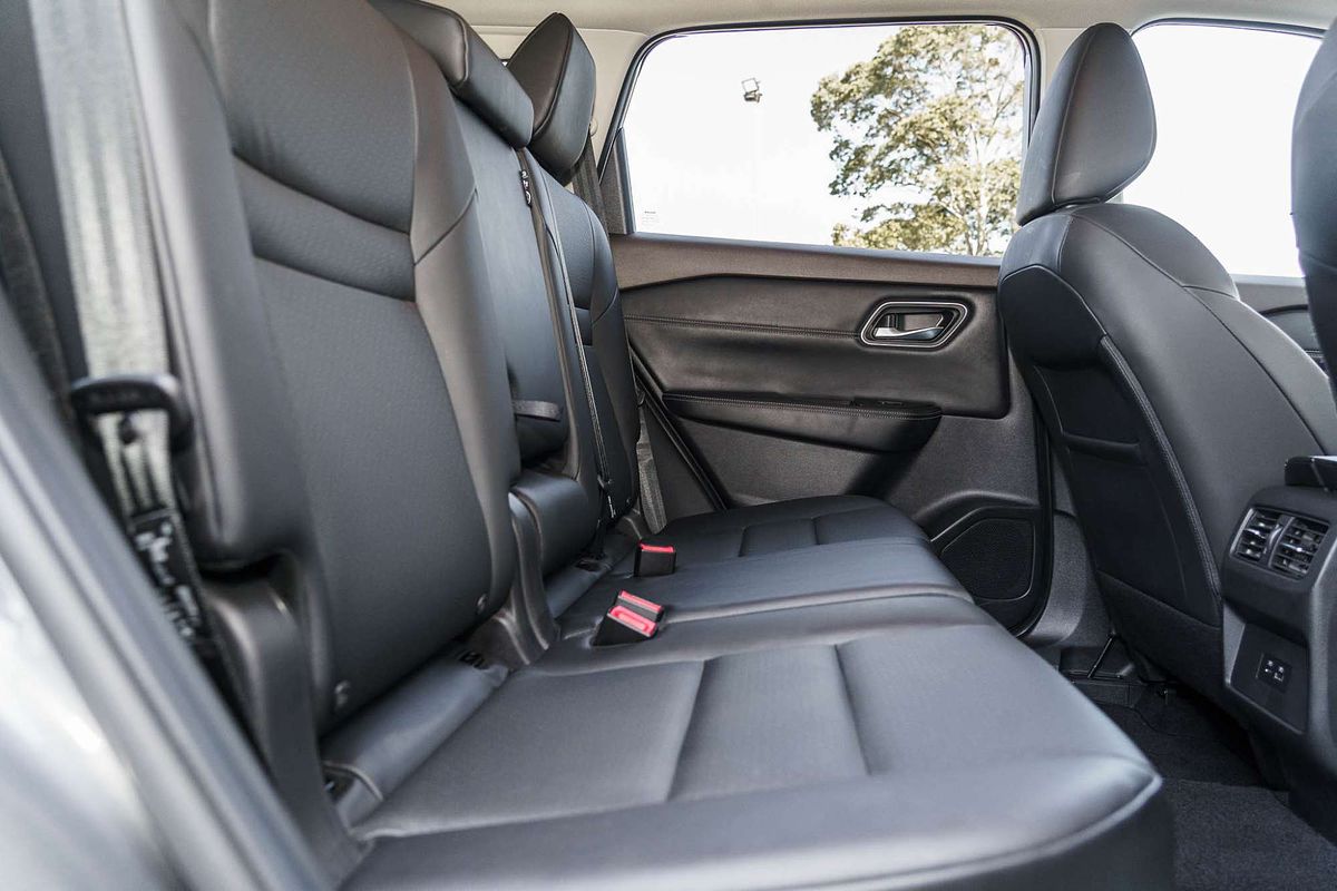 2025 Nissan X-TRAIL ST-L T33