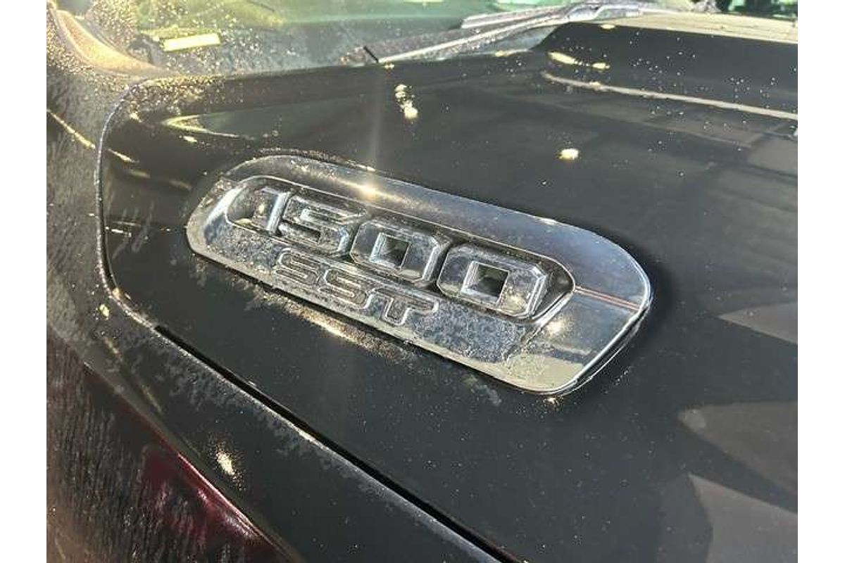 2025 RAM 1500 Laramie Sport Hurricane SO RamBox DT 4X4 SWB