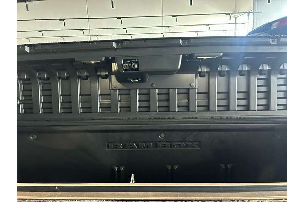 2025 RAM 1500 Laramie Sport Hurricane SO RamBox DT 4X4 SWB