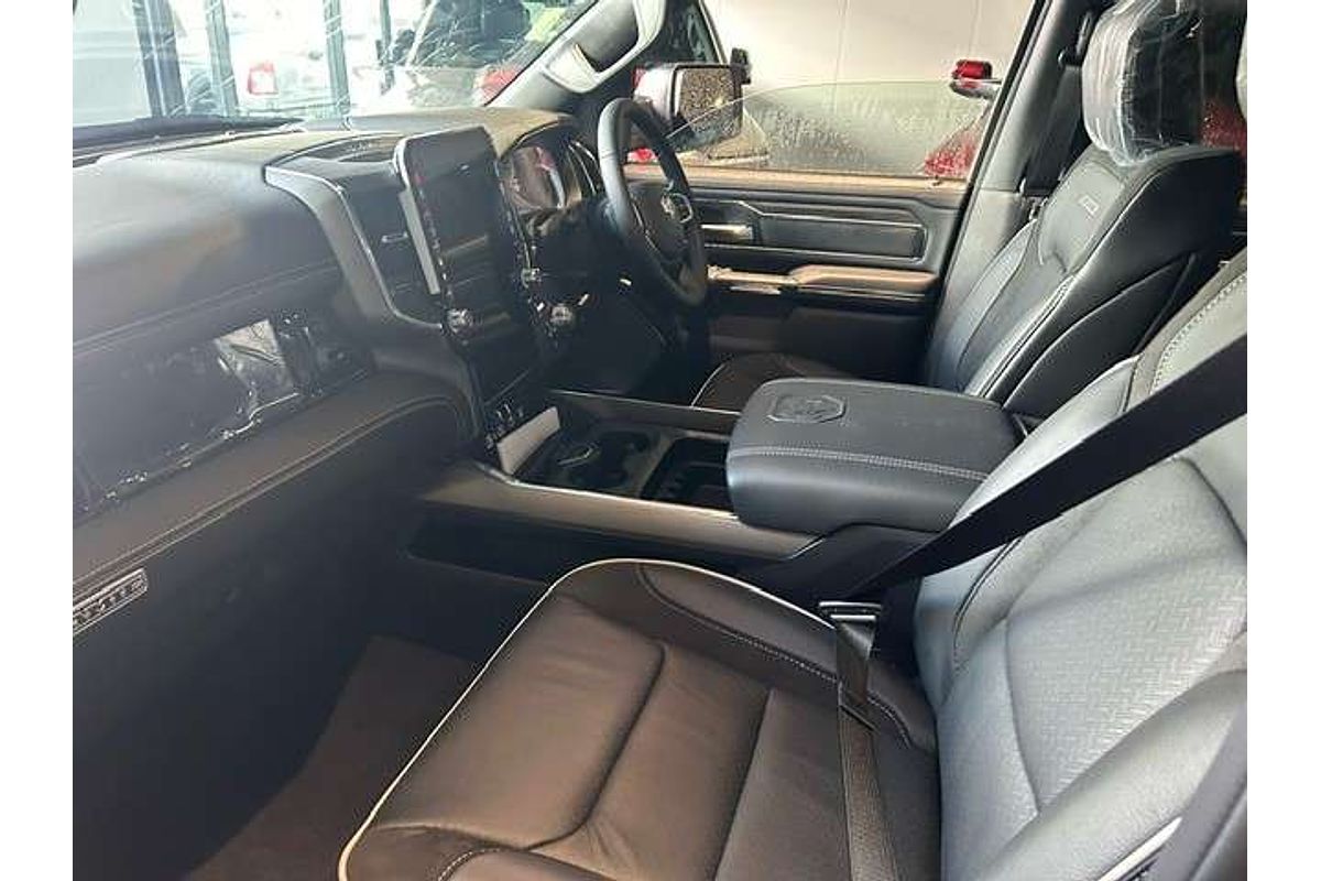 2025 RAM 1500 Laramie Sport Hurricane SO RamBox DT 4X4 SWB