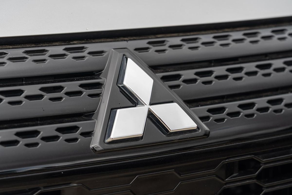 2024 Mitsubishi Eclipse Cross PHEV Exceed YB
