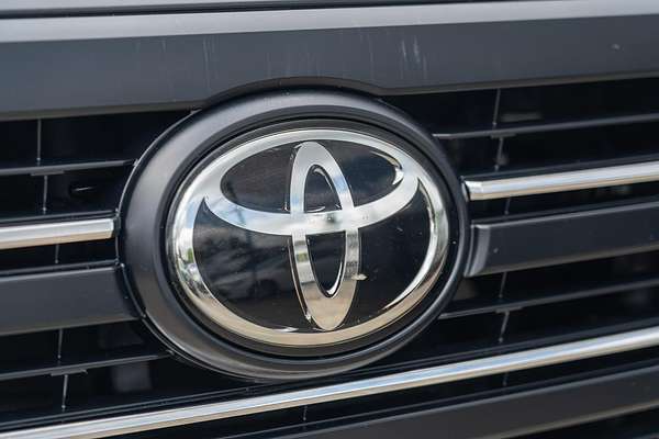 2023 Toyota Landcruiser GXL FJA300R