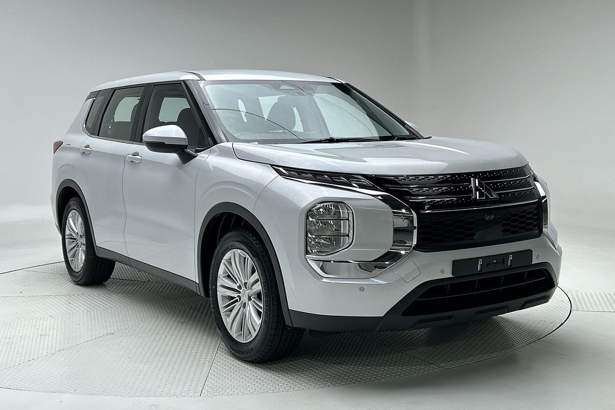 2023 Mitsubishi Outlander ES ZM