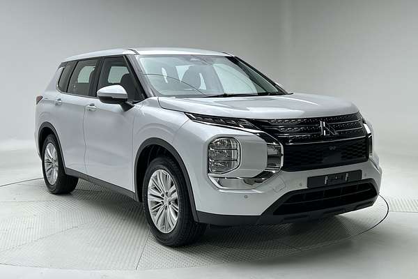 2023 Mitsubishi Outlander ES ZM