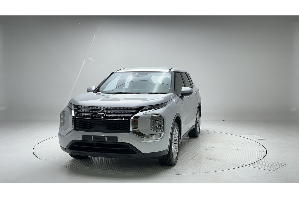 2023 Mitsubishi Outlander ES ZM