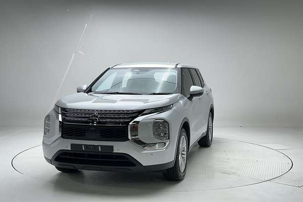 2023 Mitsubishi Outlander ES ZM
