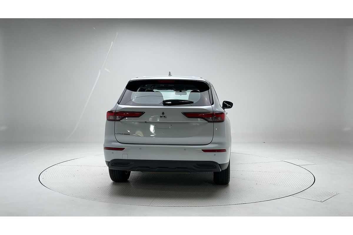 2023 Mitsubishi Outlander ES ZM