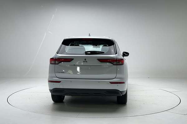 2023 Mitsubishi Outlander ES ZM