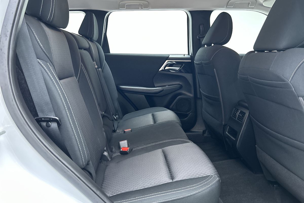 2023 Mitsubishi Outlander ES ZM