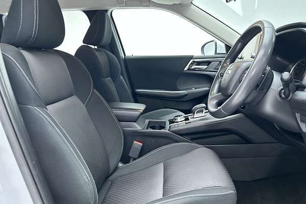2023 Mitsubishi Outlander ES ZM