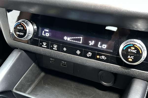 2023 Mitsubishi Outlander ES ZM
