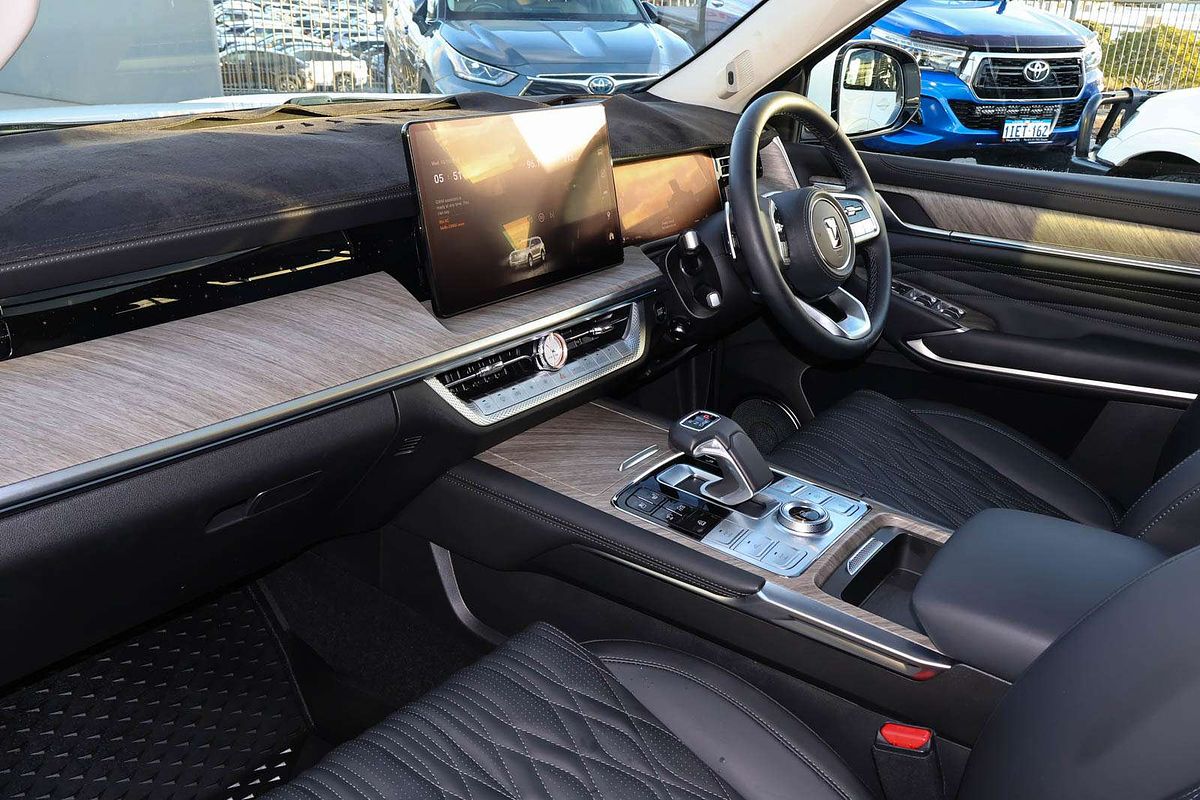 2024 GWM Tank 500 Ultra Hybrid P03