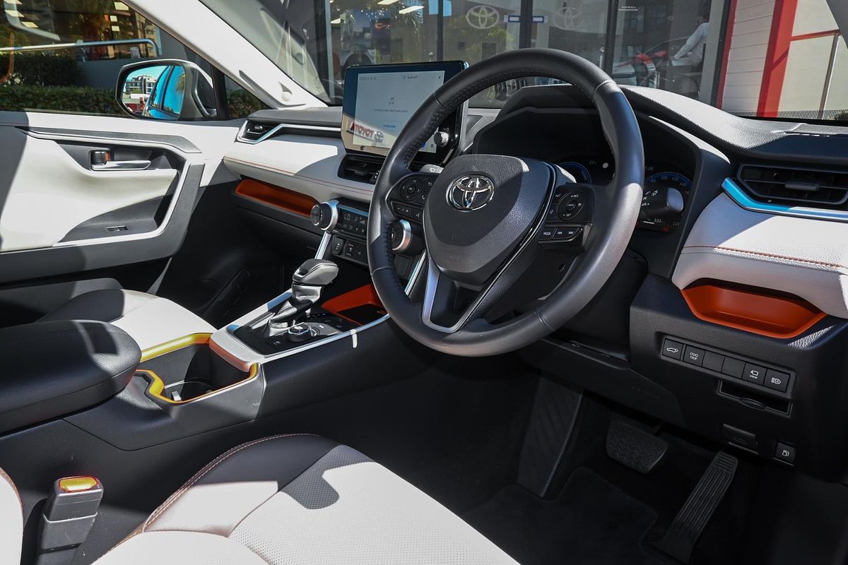 2024 Toyota RAV4 Edge AXAH54R