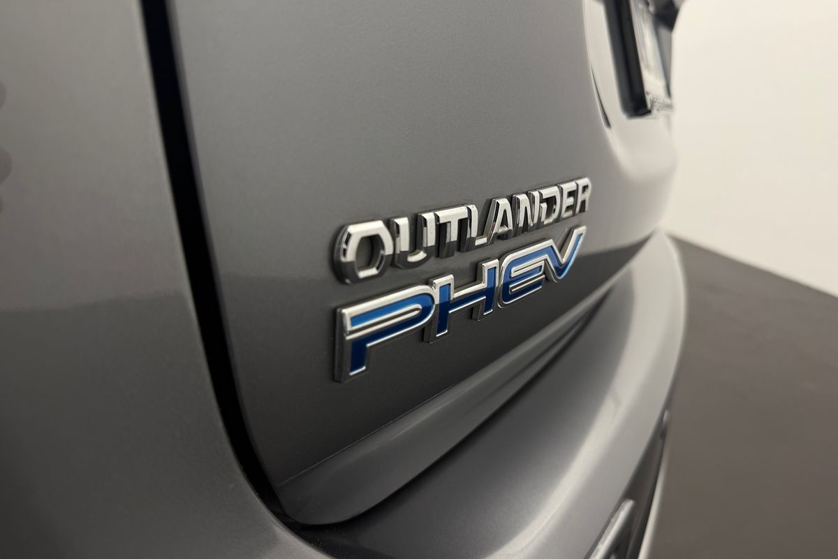 2014 Mitsubishi Outlander PHEV ZJ