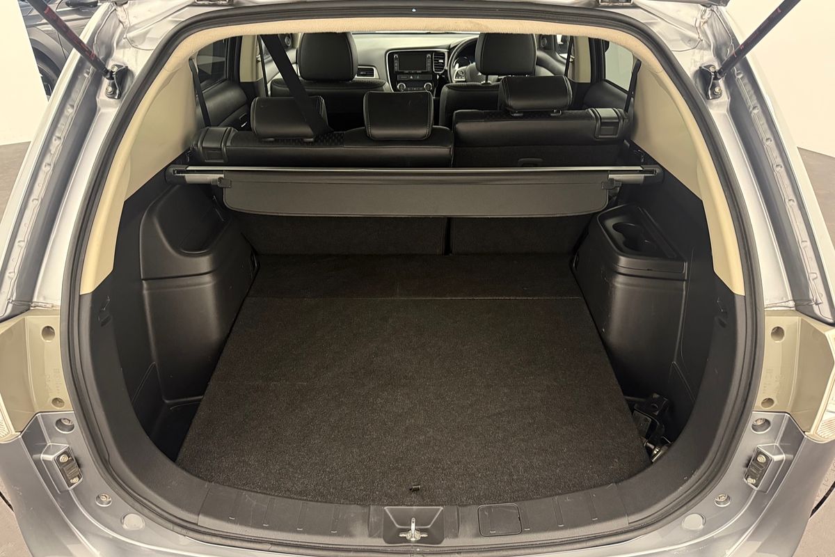 2014 Mitsubishi Outlander PHEV ZJ