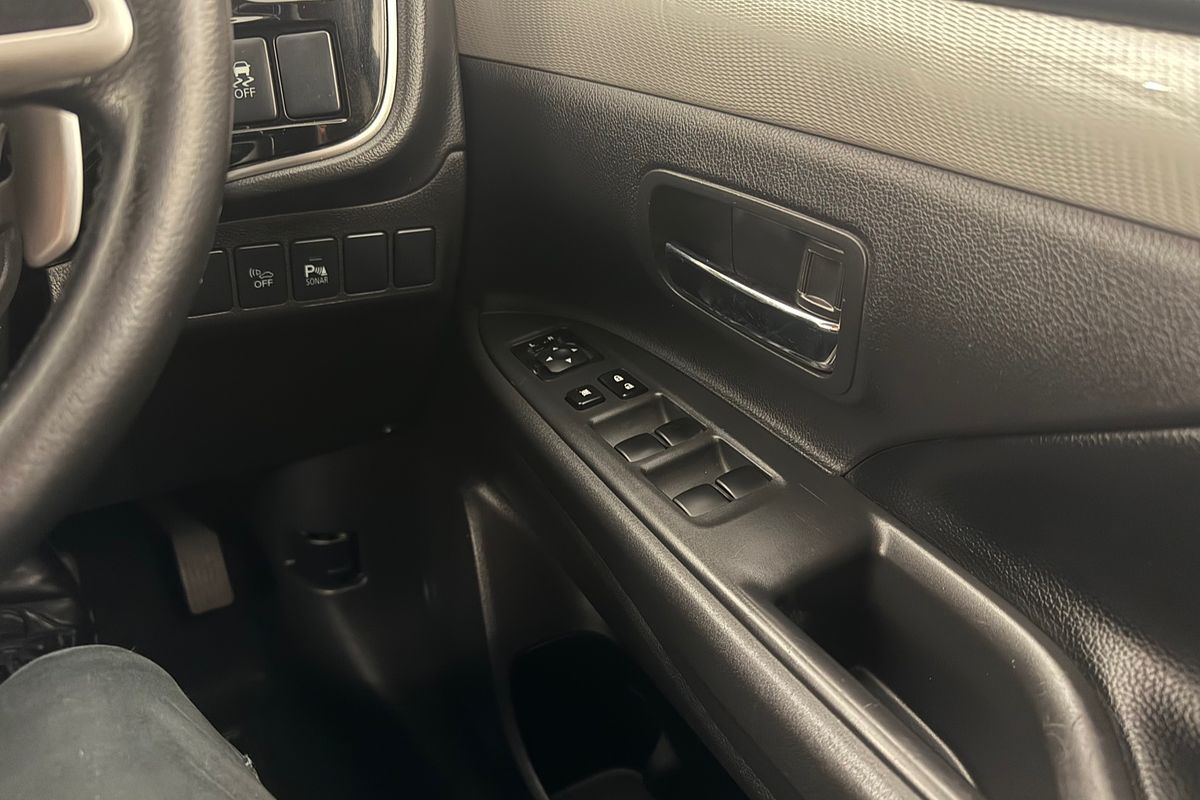 2014 Mitsubishi Outlander PHEV ZJ