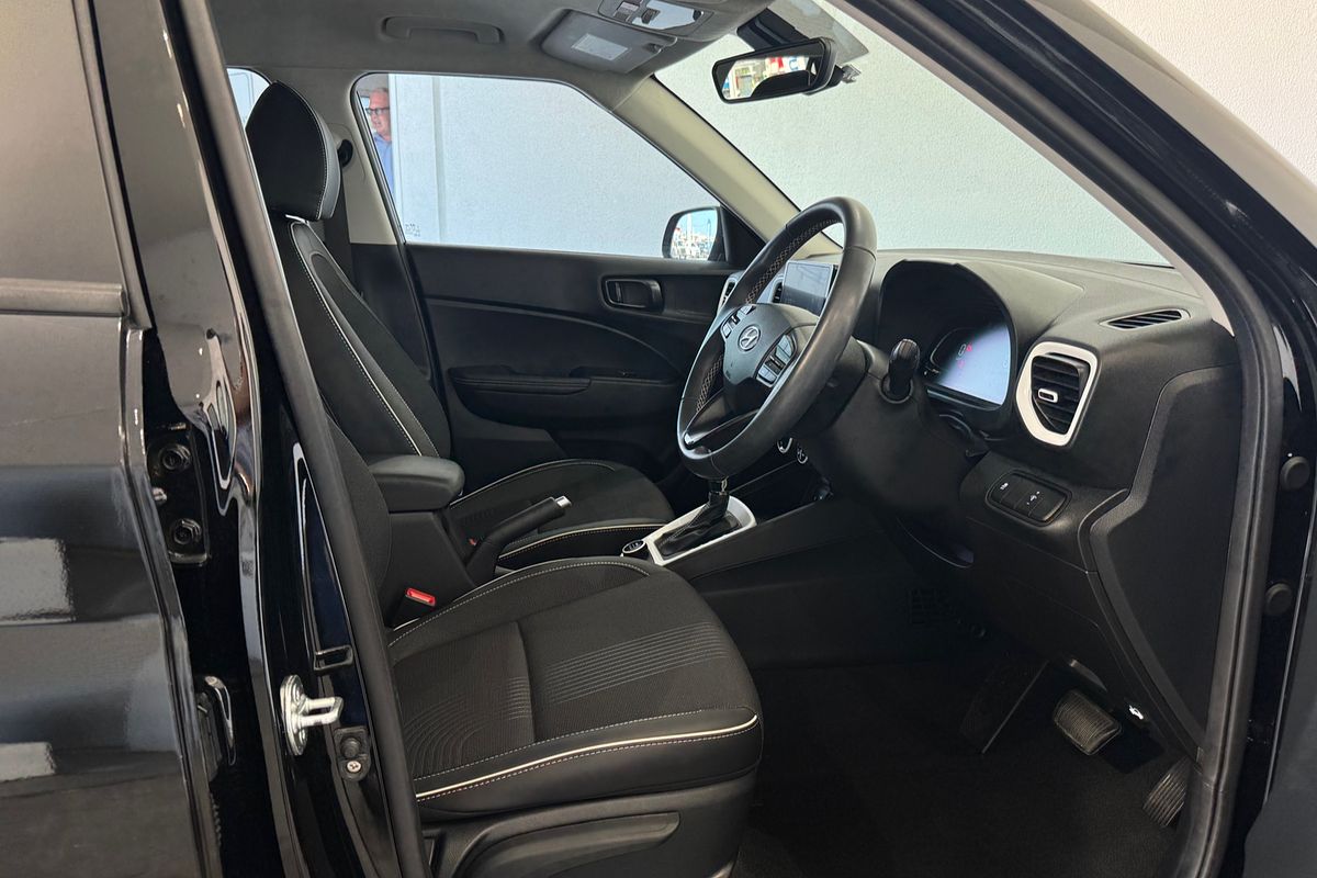 2023 Hyundai Venue Elite QX.V5