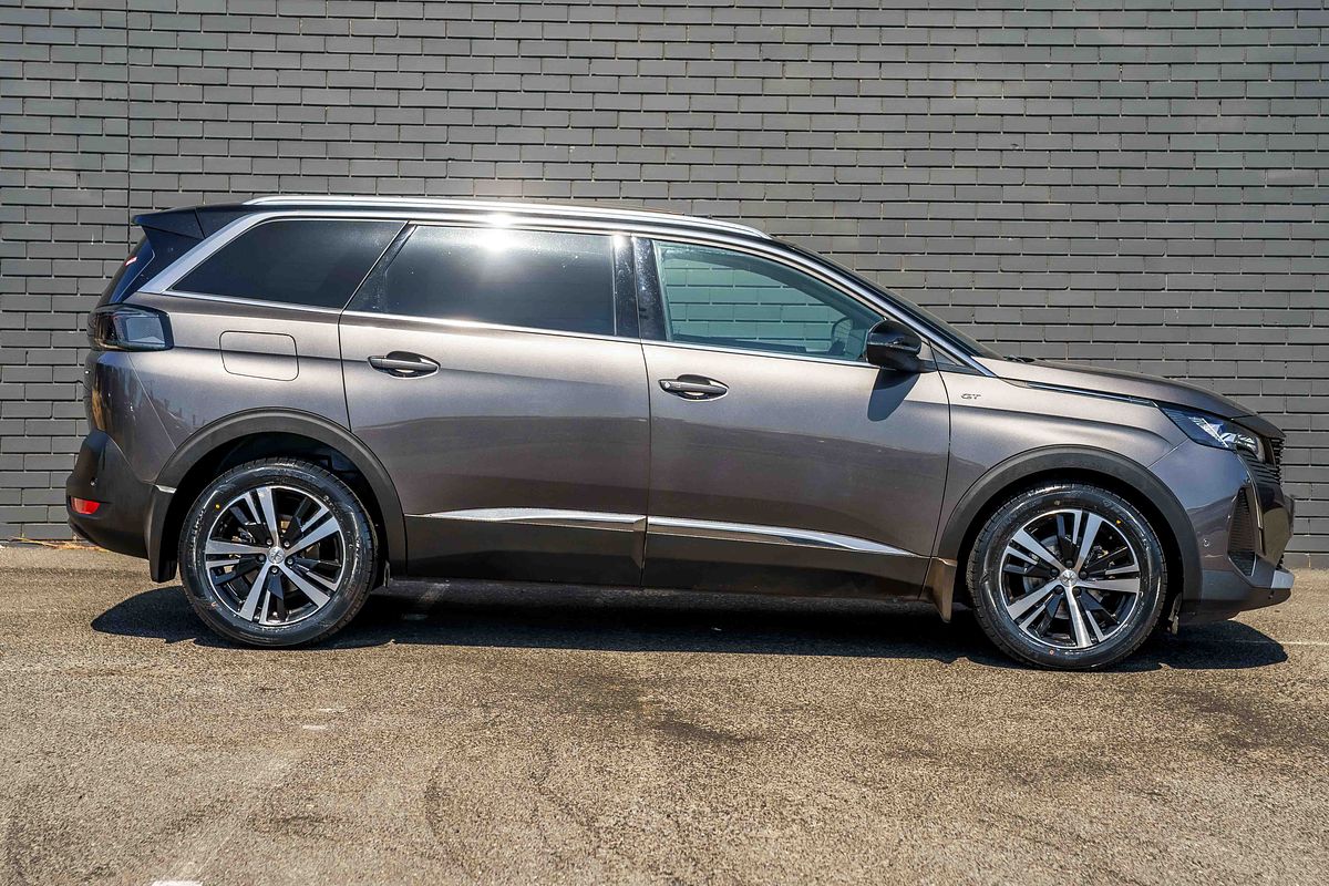 2021 Peugeot 5008 GT P87