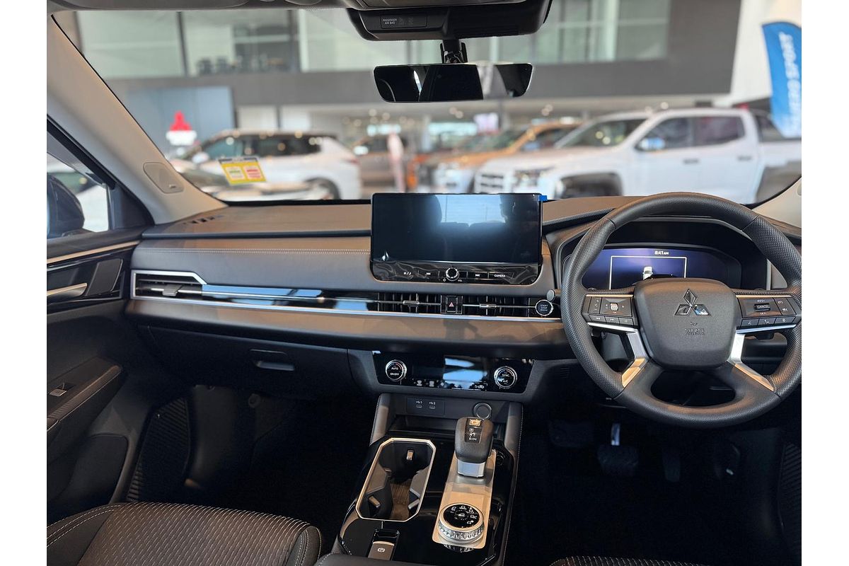 2025 Mitsubishi Outlander ES ZM