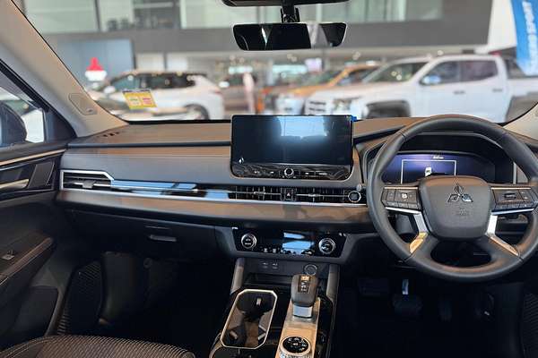 2025 Mitsubishi Outlander ES ZM